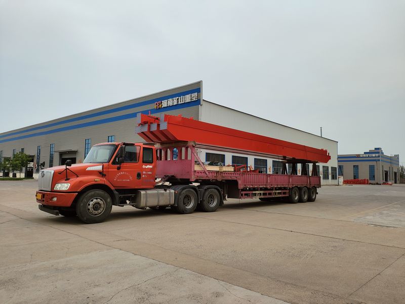 電動葫蘆橋式起重機 3臺 LH5t-17m 制作完成，發往河南漯河交付客戶使用。