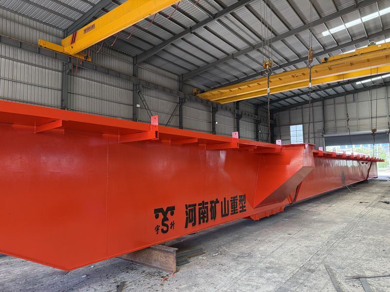 河北邯鄲某鋼鐵貿易商，2025年已在我公司采購四臺MG通用門式起重機，我公司根據客戶的實際使用工況，按需設計制作，滿足客戶的要求。